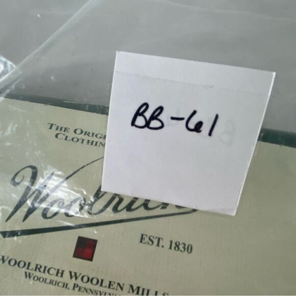 NWT Woolrich Cozy Blanket Wrap Shawl OS‎ Black White Gray Plaid Fringe Pancho - Picture 6 of 6